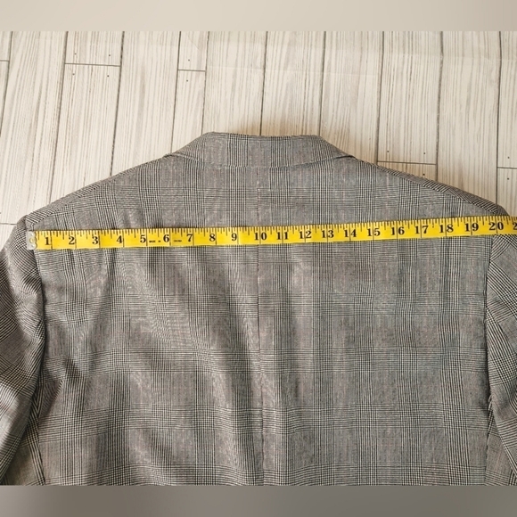 Vintage Burberry Plaid Single Breasted Suit Jacket In Tan and Black Size 44L - Picture 12 of 12